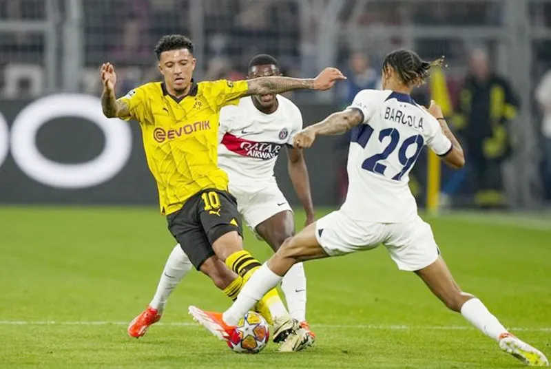 Ngôi sao của Dortmund lúc này lại là cầu thủ được vay mượn như Jadon Sancho. Dortmund.jpg