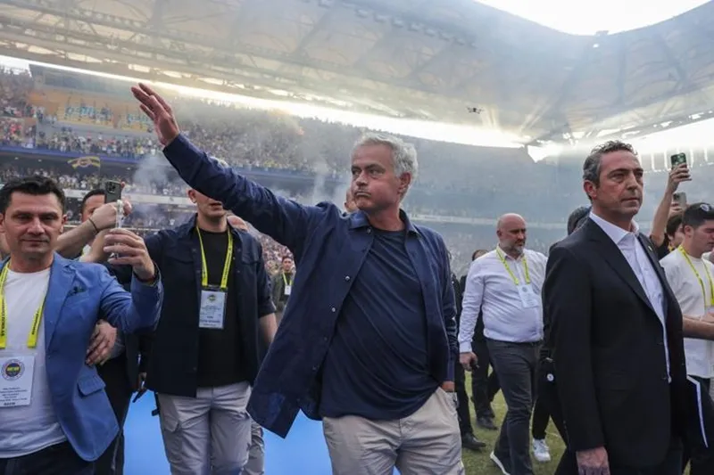 Mourinho được giao nhiệm vụ giúp CLB vô địch Thổ Nhĩ Kỳ đầu tiên kể từ năm 2014. 25777288-70b8-4b54-a309-131d37c1f93d.jpg