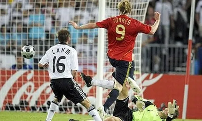 Fernando Torres ghi bàn thắng duy nhất trong trận chung kết Euro 2008 Fernando Torres.jpg