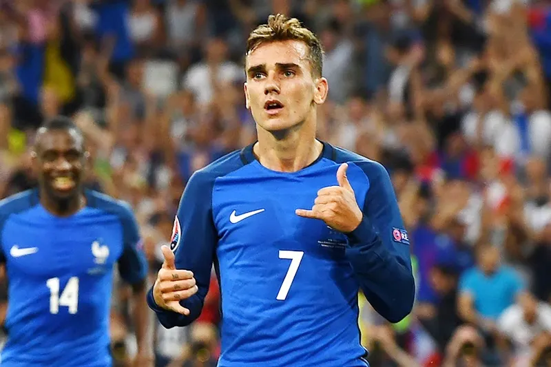 Griezmann gây sốt tại Euro 2016 với việc giành ngôi vua phá lưới và điệu ăn mừng “hotline bling” Griezmann.jpg