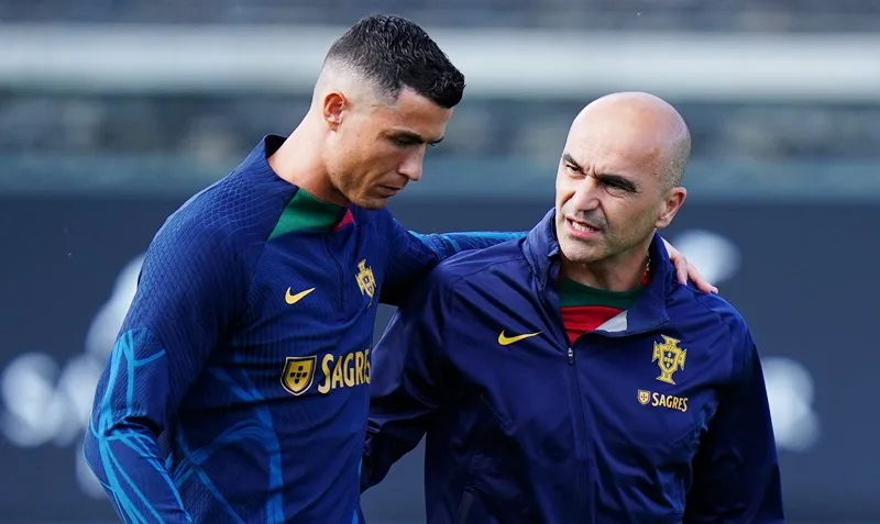 HLV Roberto Martinez đã rất tin tưởng khi giữ Ronaldo làm đội trưởng của ông. Cristiano Ronaldo1.jpg