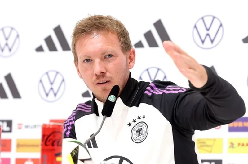 HLV Julian Nagelsmann hiện vẫn chờ trước khi công bố đội hình chính thức của tuyển Đức. Gündogan1.jpg