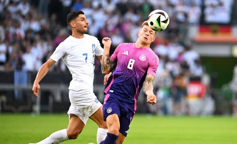 Đội tuyển nước chủ nhà Đức phục hồi sau bàn thua để đánh bại Hy Lạp 2-1. Germany.jpg
