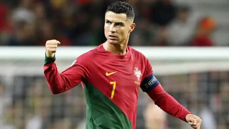 Cristiano Ronaldo vẫn là một siêu tiền đạo dù đã ở tuổi 39. Ronaldo.jpg