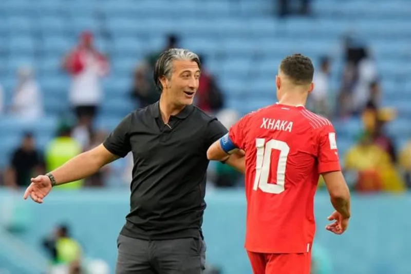 Granit Xhaka khẳng định bản thân anh và đồng đội ở tuyển Thụy Sĩ có mối quan hệ tốt với HLV Murat Yakin. Euro 20241.jpg