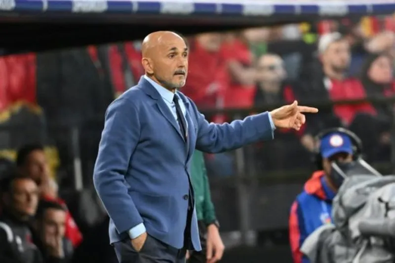HLV Luciano Spalletti xoa dịu bớt áp lực trong cuộc đua căng thẳng ở bảng B. Spalletti.jpg