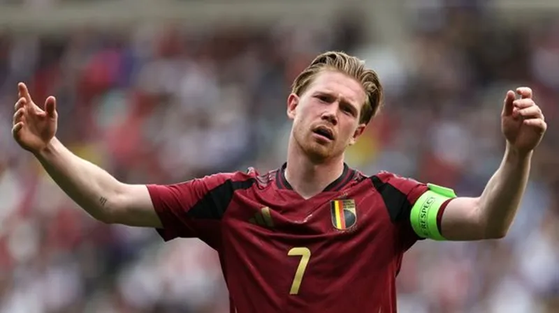 Kevin De Bruyne thất vọng khi tuyển Bỉ một lần nữa đối mặt nguy cơ bị loại sớm. Euro 20241.jpg