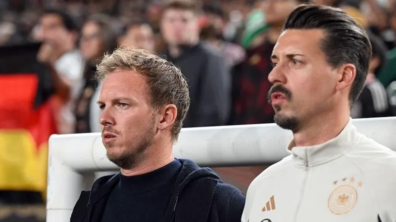Sandro Wagner hiện đang làm trợ lý cho người thầy cũ Nagelsmann ở tuyển Đức