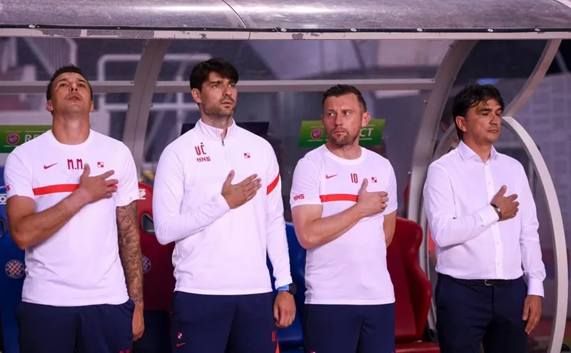 HLV Zlatko Dalic cùng bộ 3 trợ lý Olic - Corluka - Mandzukic. Ông Dalic đã gắn bó với các “phó tướng” này từ World Cup 2022 Zlatko Dalic.jpg
