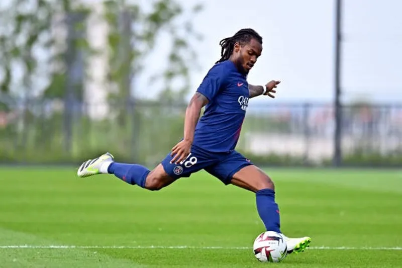 Renato Sanches thi đấu không tốt tại PSG và giờ đây trở lại Benfica dưới dạng cho mượn Renato Sanches.jpg