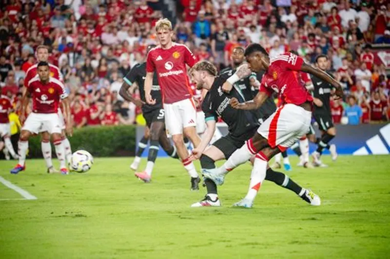HLV Erik ten Hag có lý do để lo lắng khi thấy Man.United tiếp tục bỏ lỡ nhiều cơ hội. Liverpool1.jpg