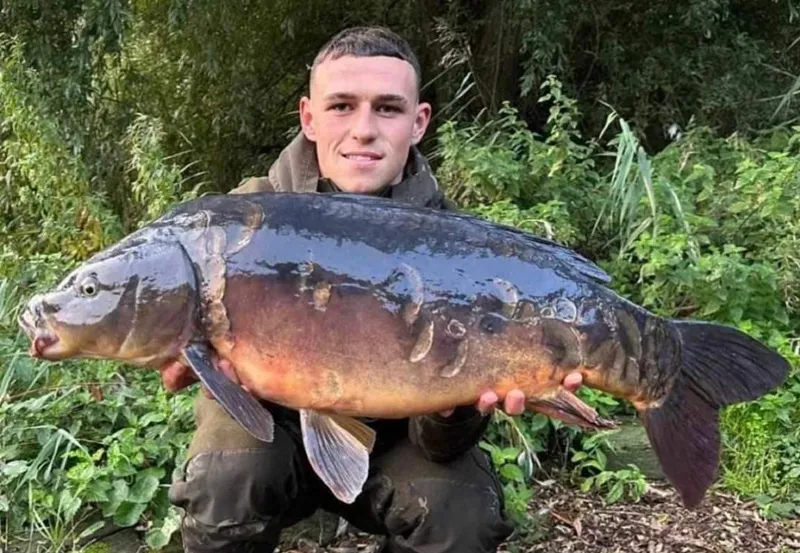 Phil Foden tiếp tục thể hiện kỹ năng câu cá thật sự ấn tượng của mình.