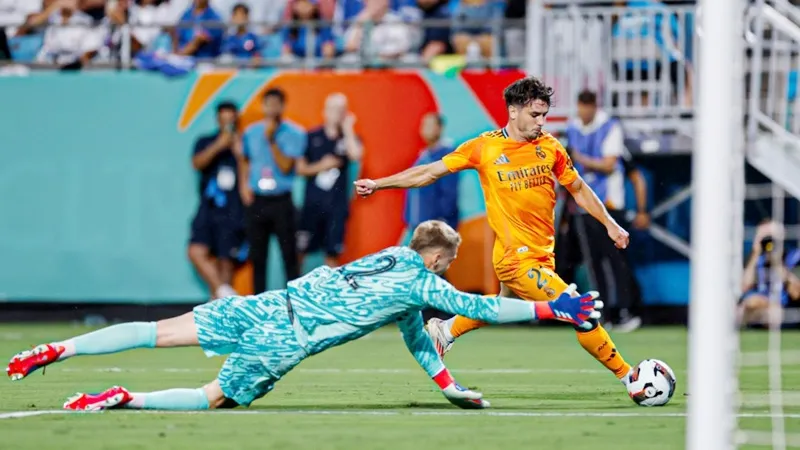 Brahim Diaz vượt qua thủ môn Filip Jorgensen và ghi bàn từ góc hẹp. Real Madrid.jpg