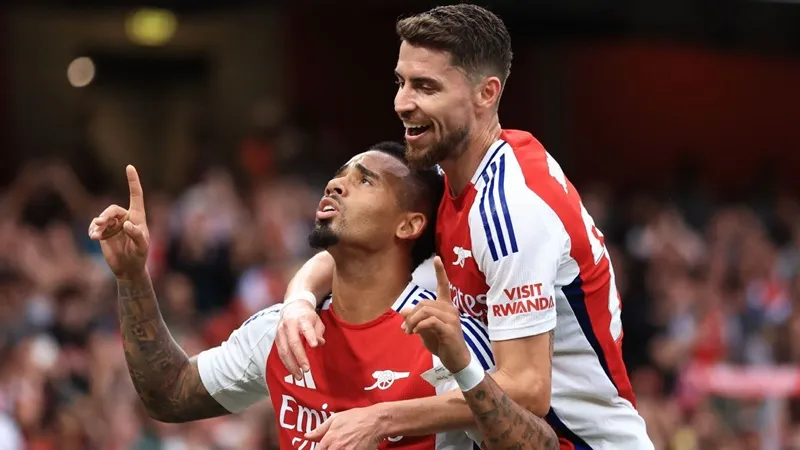 Gabriel Jesus ghi bàn và nhận được nhiều lời khen từ HLV Mikel Arteta. Arsenal1.jpg