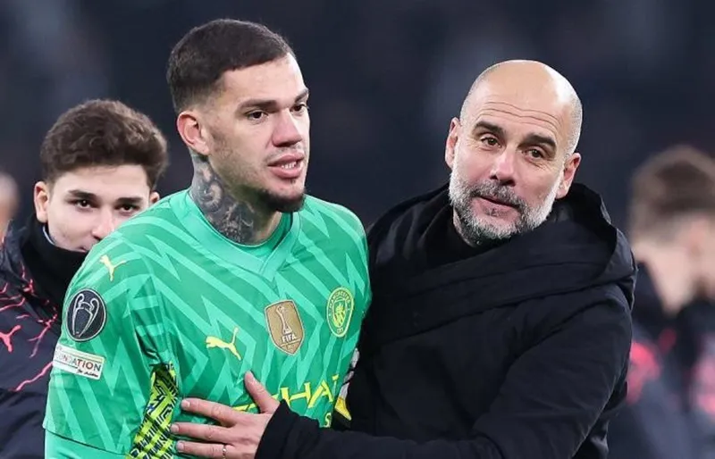 HLV Guardiola nhẹ nhõm khi thủ thành Ederson đã quyết định ở lại Man.City. Ederson.jpg