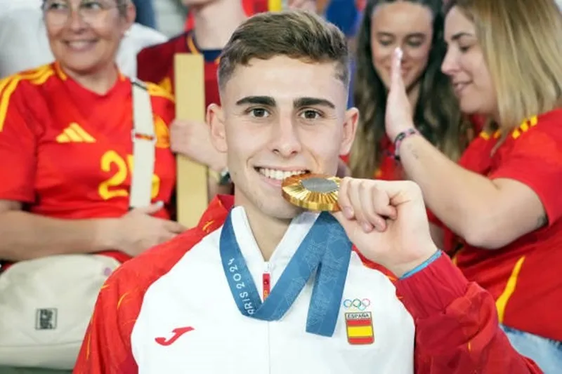 Cá nhân Fermin Lopez cũng có cho mình 1 mùa hè đáng nhớ khi vô địch Euro và giành vàng Thế vận hội Fermin Lopez.jpg