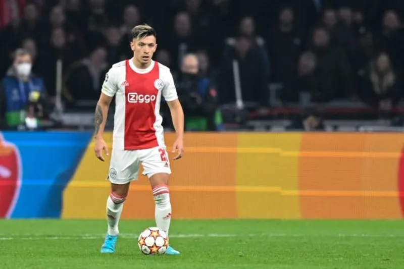 Lisandro Martinez.jpg