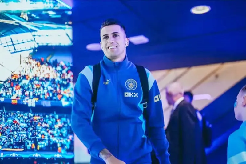 HLV Pep Guardiola ám chỉ rằng có thể có cách để Joao Cancelo quay lại Man.City.