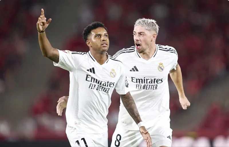 Rodrygo mở tỷ số sớm cho Real Madrid nhưng hàng phòng ngự khiến nhà vô địch đánh rơi chiến thắng. Kylian Mbappe 1.jpg