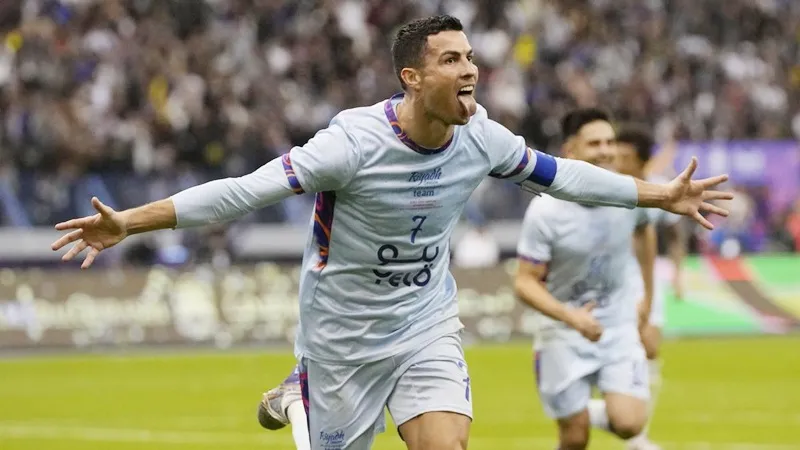 Dù ở tuổi 39 và sang chơi bóng tại Saudi Arabia nhưng sức hút đối với Ronaldo vẫn cực lớn. Cristiano Ronaldo 1.jpg