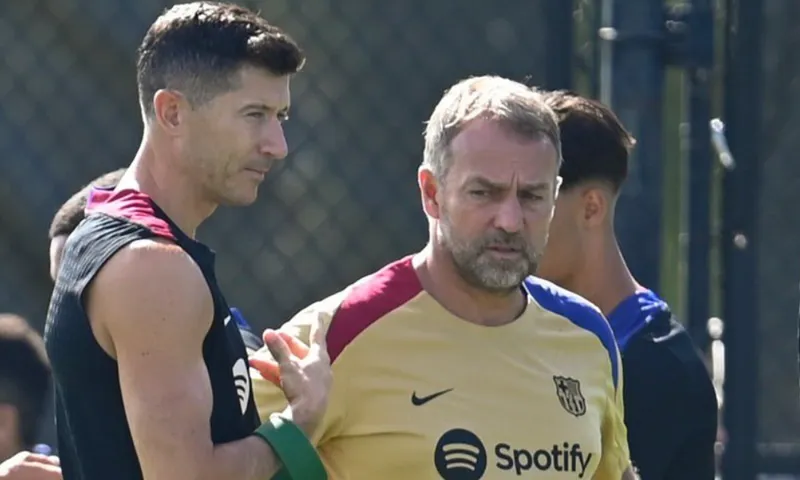 HLV Hansi Flick rất thông hiểu Lewandowski rõ ràng là điều tốt cho Barcelona. Hansi Flick.png