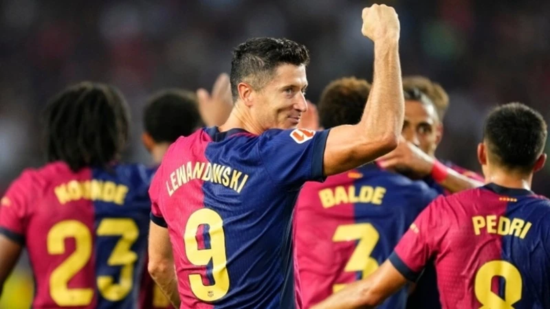 Robert Lewandowski mừng sinh nhật thứ 36 trong tuần này bằng bàn thứ 3 sau 2 trận La Liga.