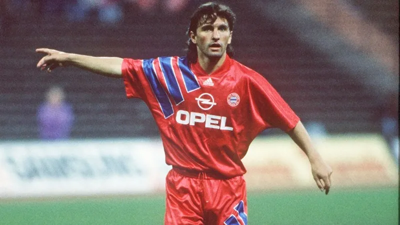 Bruno Labbadia thời còn thi đấu trong màu áo Bayern Munich Labbadia 1.jpg