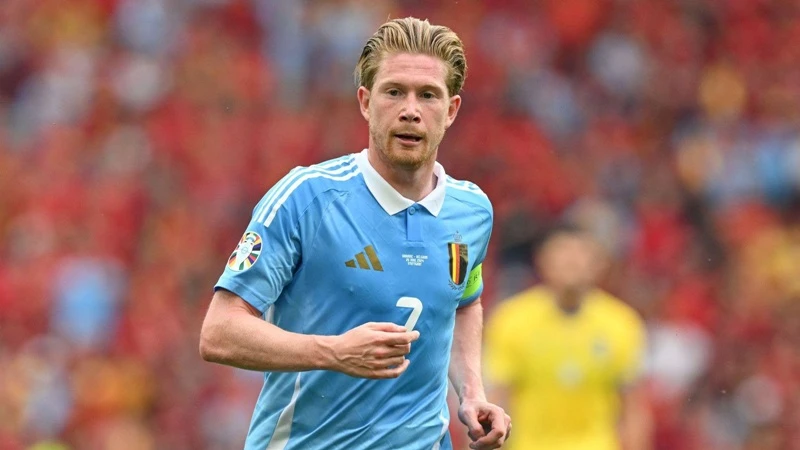 Kevin De Bruyne được xác định là trụ cột trong quá trình trẻ hóa của HLV Domenico Tedesco.