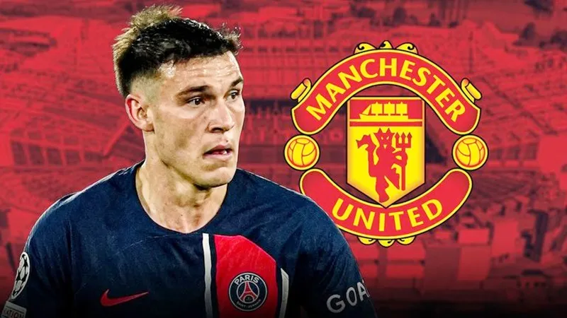 Tiền vệ phòng ngự Manuel Ugarte đến có thể gia cố khu vực giữa sân của Man.United. Ugarte.jpg