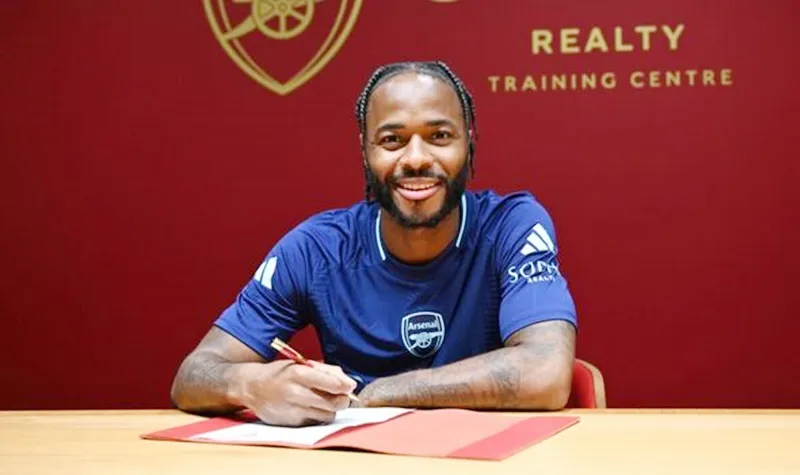 Arsenal mượn ngôi sao chạy cánh Raheem Sterling từ Chelsea trong một mùa giải. Raheem Sterling.jpg