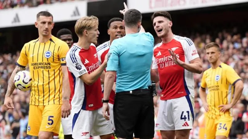 Declan Rice bị treo giò không có mặt trong trận Derby Bắc London vào cuối tuần tới.