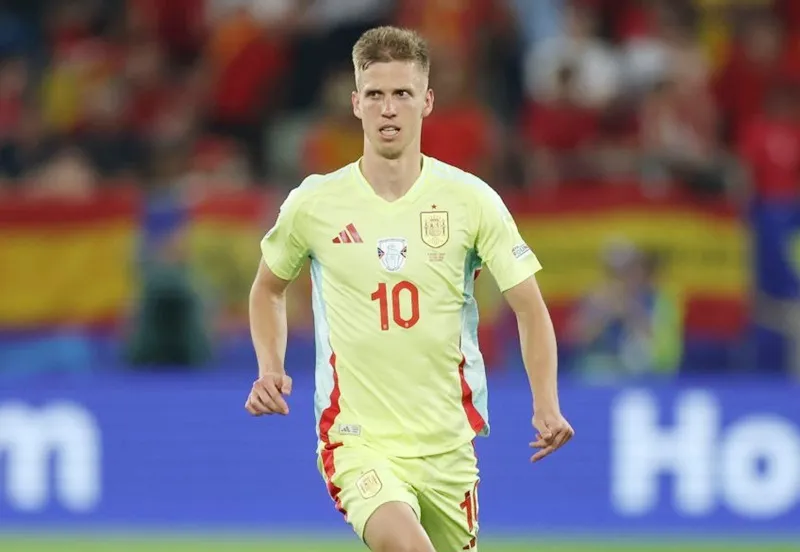 Dani Olmo chỉ là bầm tím và đầu gối không bị tổn hại nghiêm trọng khi làm nhiệm vụ ở tuyển Tây Ban Nha.