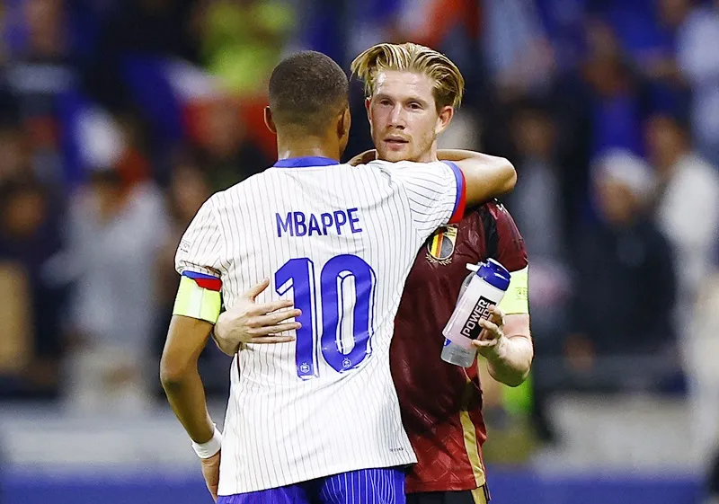 De Bruyne cũng đã chơi thất vọng khi Bỉ thua 0-2 tại Pháp ở UEFA Nations League. France.jpg