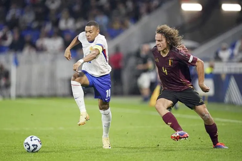 Kylian Mbappe chỉ vào sân từ ghế dự bị nhưng Pháp vẫn khiến Bỉ chịu thêm một thất bại nữa. France1.jpg
