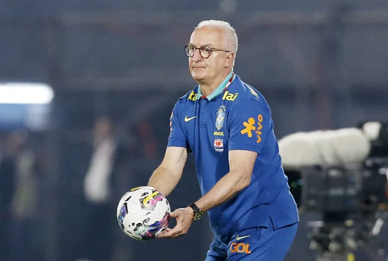 Brazil dưới quyền HLV Dorival Jr lúc này là tập thể kém cỏi và thiếu tự tin. Dorival Jr.jpg