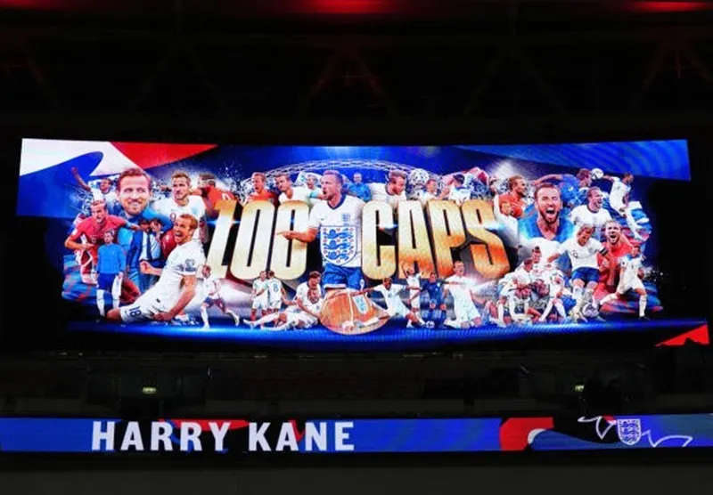 Bảng điện tử trên sân Wembley vinh danh Harry Kane Harry Kan11.jpg