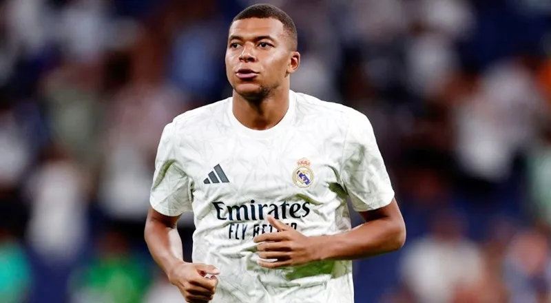Mbappe đã gia nhập Real Madrid vào mùa hè này theo dạng chuyển nhượng tự do. Kylian Mbappé1.jpg