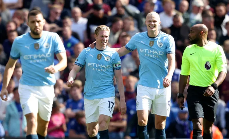 Man.City vẫn đang mạnh mẽ trong tham vọng thắng chức vô địch Anh thứ 5 liên tiếp. ERLING HAALAND.jpg