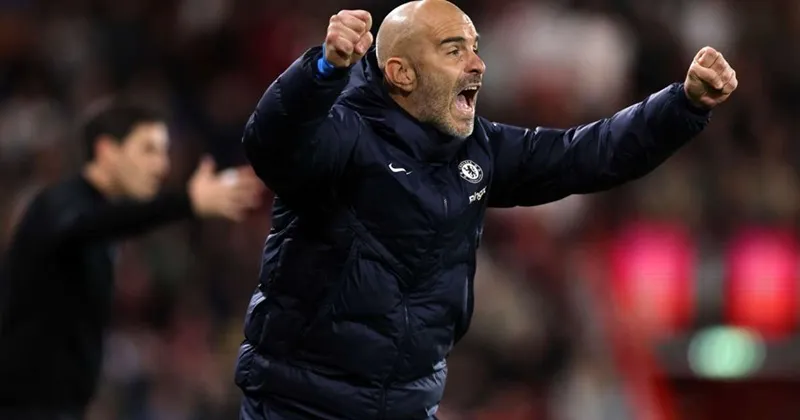 HLV Enzo Maresca cùng Chelsea chấm dứt chuỗi 17 trận sân khách không giữ sạch lưới tại Premier League. Enzo Maresca.jpg