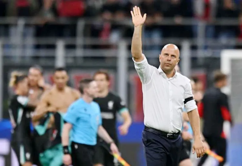 HLV Arne Slot kỷ niệm sinh nhật lần thứ 46 bằng chiến thắng đầu tiên tại Champions League. Arne Slot.jpg
