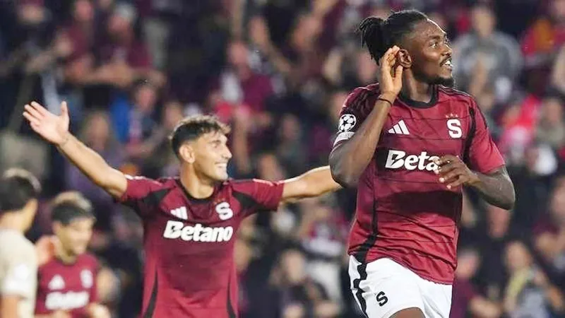 Tiền đạo người Nigeria - Victor Olatunji lập công trong chiến thắng 3-0 của Sparta Prague trước Salzburg Victor Olatunji.jpg