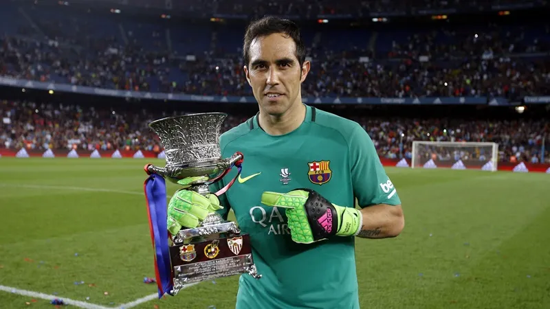 Claudio Bravo.jpg