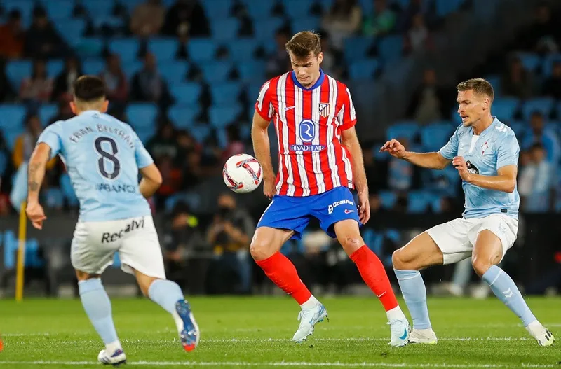 Tiền đạo tân binh Alexander Sorloth là một trong những người không thể hiện tốt phía Atletico. Diego Simeone.jpeg