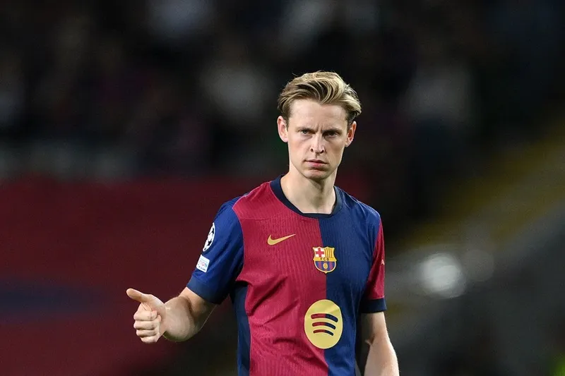 Barcelona chào đón tiền vệ Frenkie de Jong trở lại sau gần 5 tháng phải ngồi ngoài. Frenkie de Jong.jpg