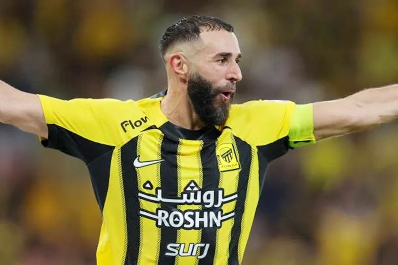 Benzema mở tỷ số ở phút 50 bằng một pha cứa lòng đẹp mắt Al-Ittihad 1.jpg