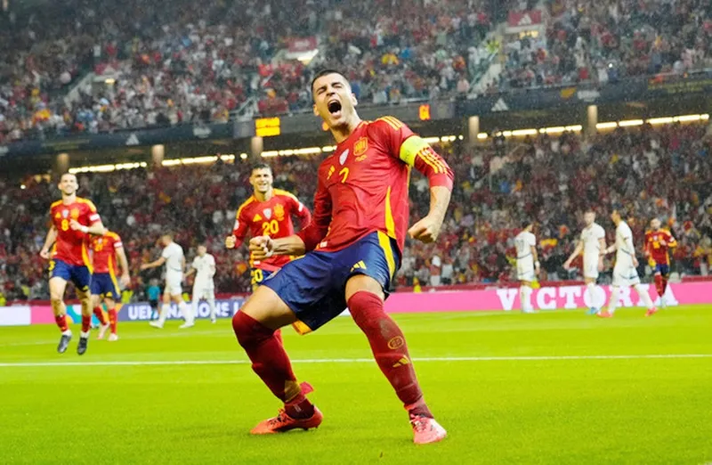 Alvaro Morata giúp Tây Ban Nha dễ dàng đánh bại Serbia với tỷ số 3-0. Nations League.jpg