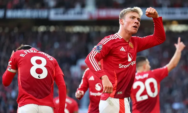 Man.United ngược dòng đánh bại Brentford 2-1 để vươn lên vị trí thứ 10 trên bảng xếp hạng. Ten Hag1.jpg