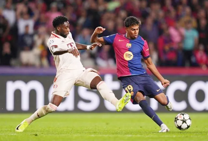Lamine Yamal sẽ khiến các hậu vệ cánh của Real Madrid dè chừng mà không dám dâng cao. Alphonso Davies.jpg