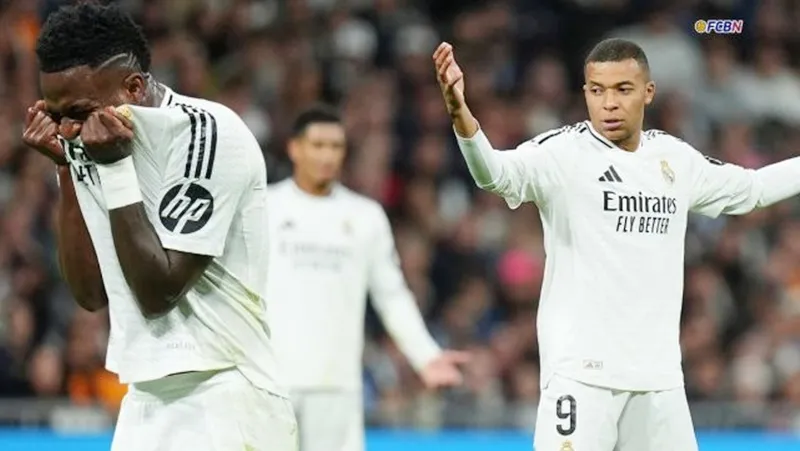 Kylian Mbappe đã có trận El Clasico đầu tiên thảm họa trong màu áo trắng của Real Madrid. Guardiola.jpeg