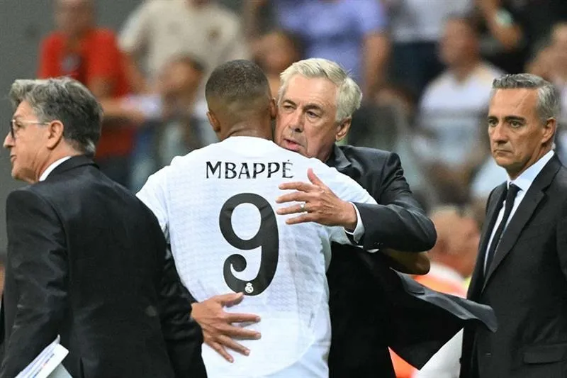 HLV Carlo Ancelotti tin rằng Kylian Mbappe sẽ tìm ra cách thoát khỏi tình trạng bế tắc. Ancelotti1.jpg